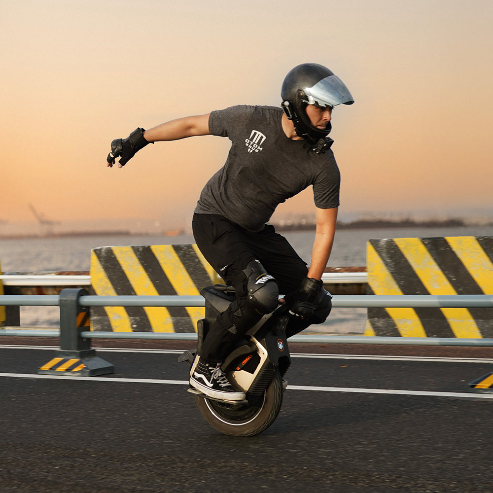 Inmotion V12S Electric Unicycle view 2