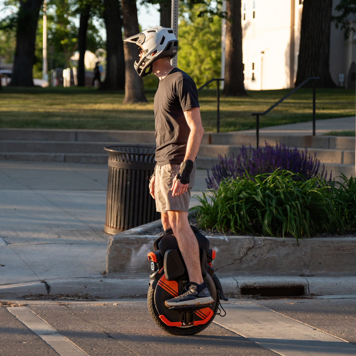 Inmotion V11Y Electric Unicycle view 2