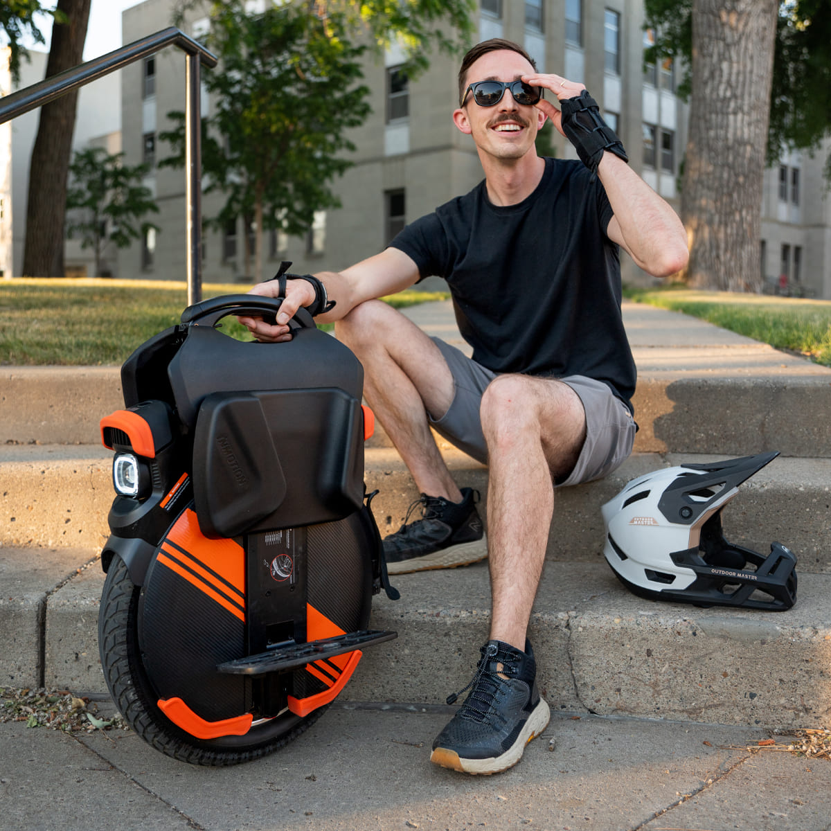 Inmotion V11Y Electric Unicycle view 4