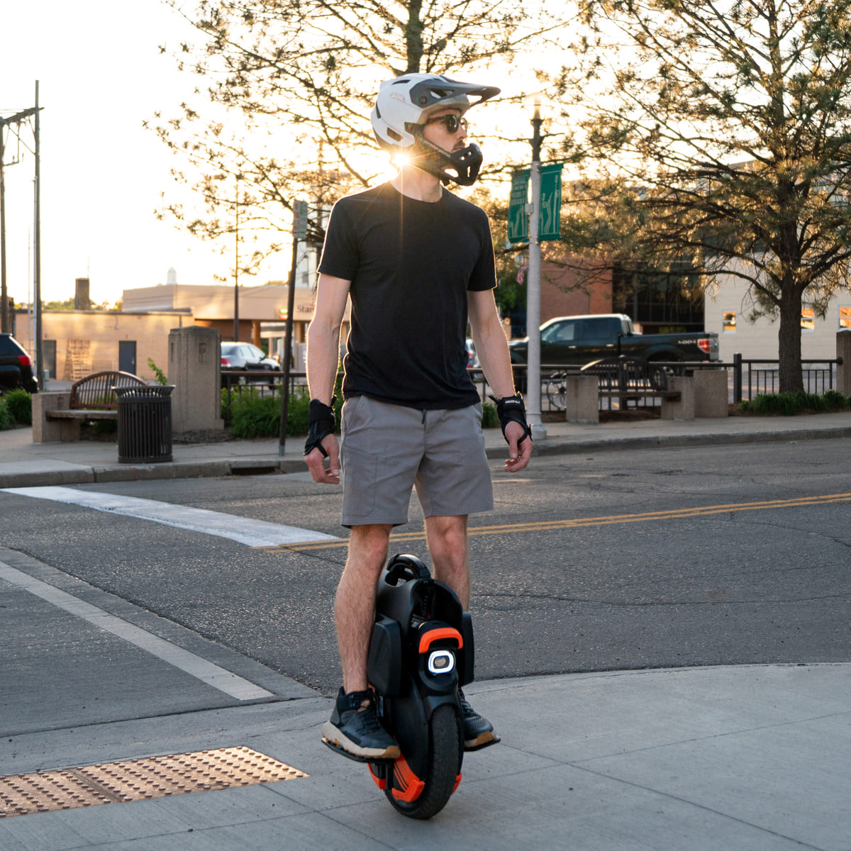 Inmotion V11Y Electric Unicycle view 3