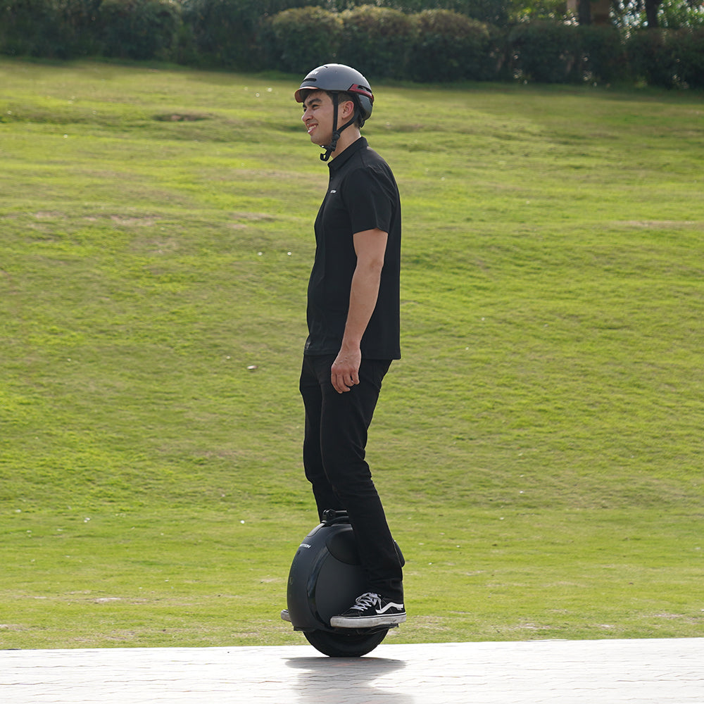 Inmotion V6 Electric Unicycle view 4