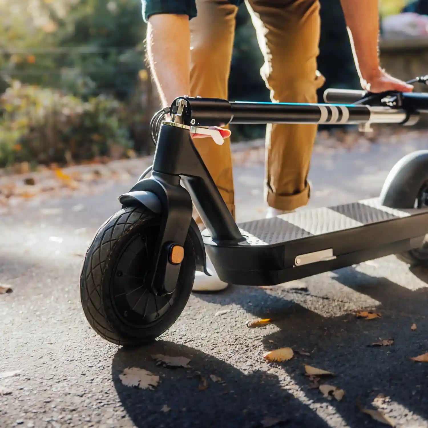 Okai NEON Pro ES30 Electric Scooter view 4