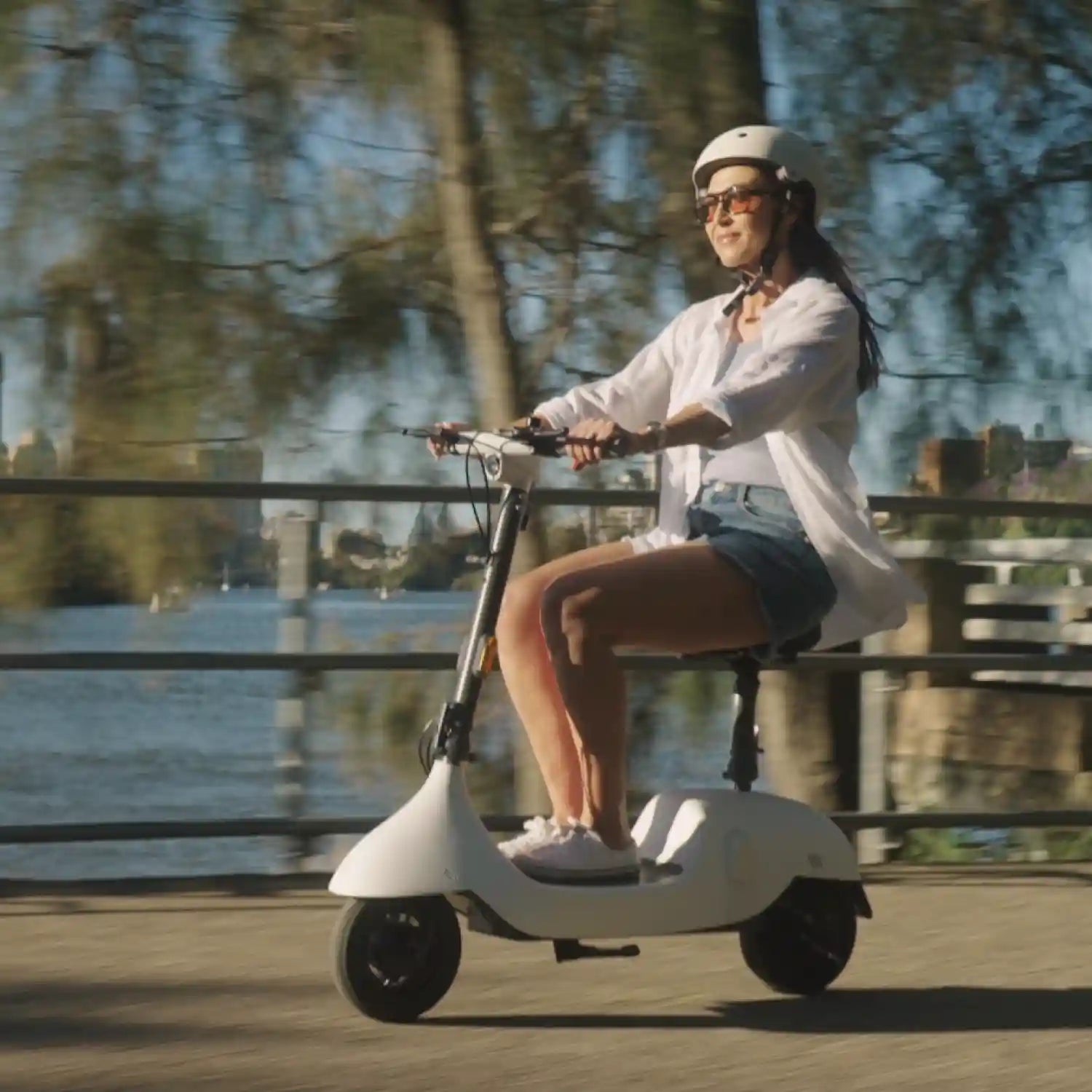 Okai Ceetle Pro EA10C Electric Scooter view 2