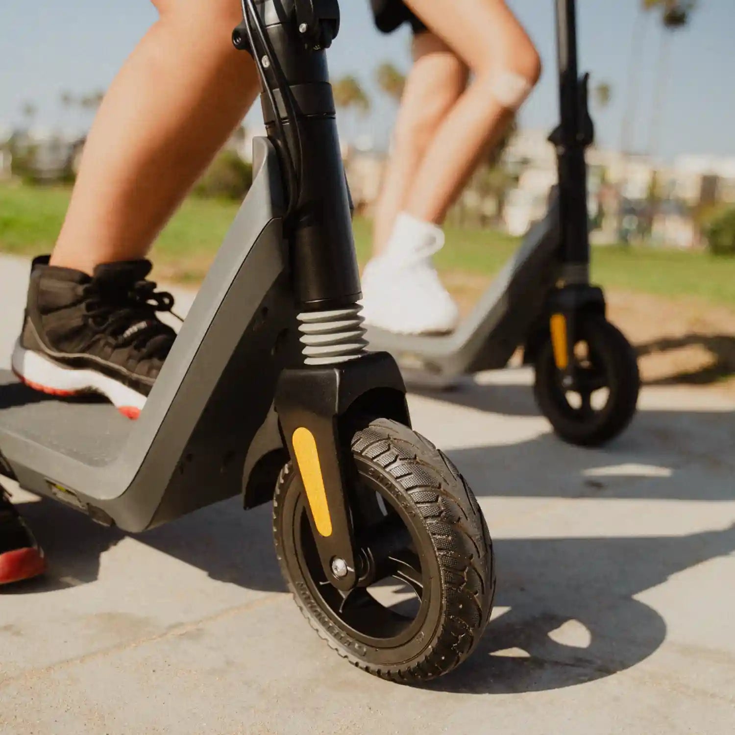 Okai Zippy ES51- Entry Level Electric Scooter Light Weight Compact Commuter view 5