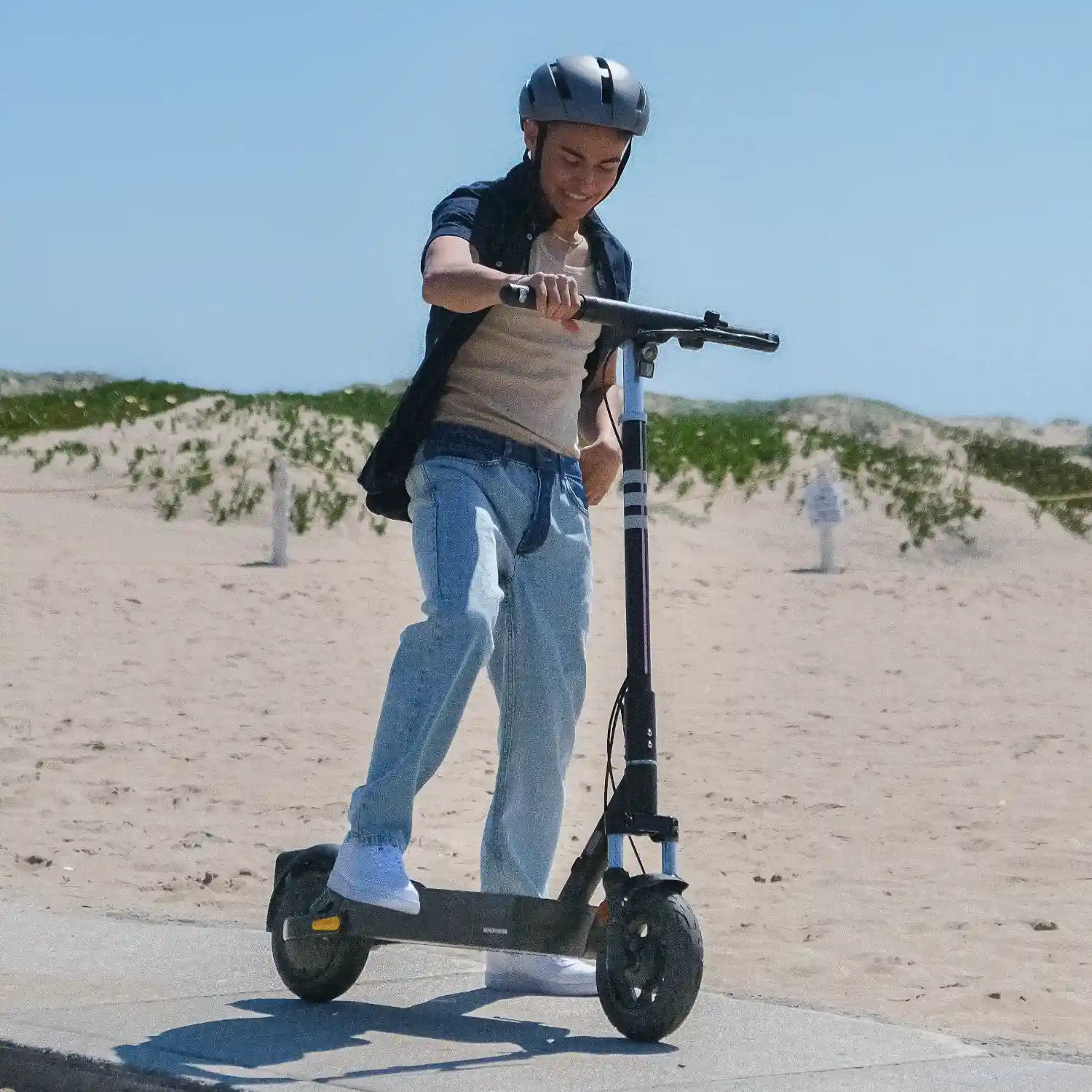 Okai NEON Ultra ES40 Electric Scooter -High-Performance City Scooter view 2