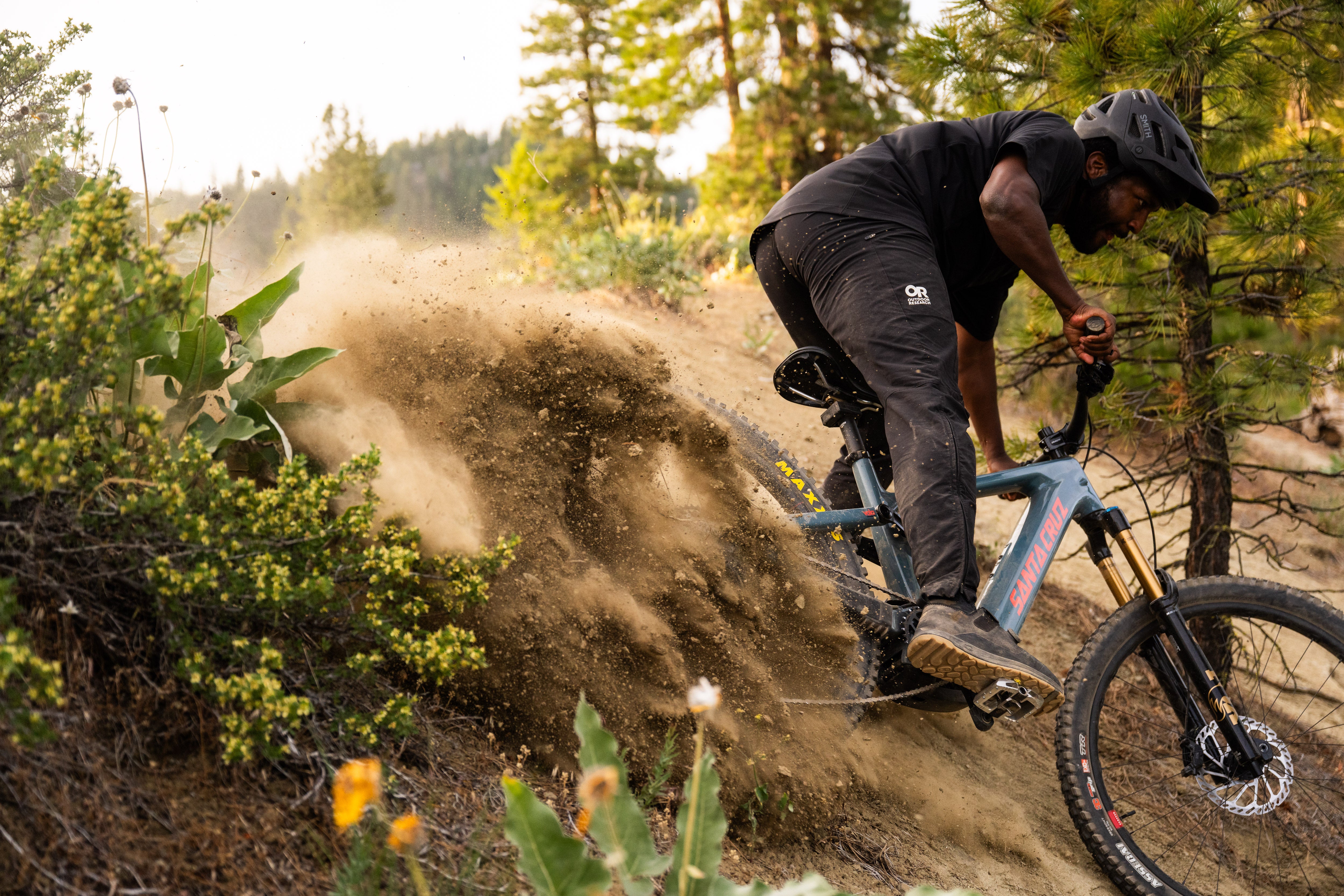 Santa Cruz Vala XT Di2 RSV Electric Bike view 6