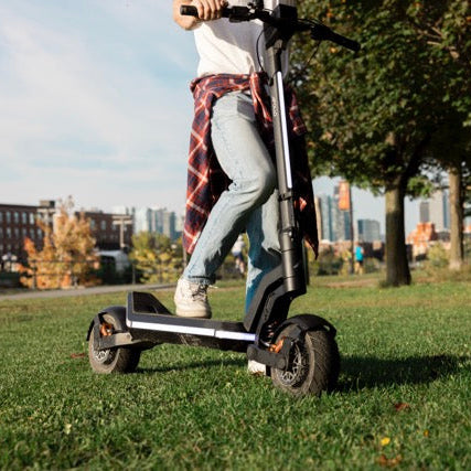 Apollo Phantom 2.0 Stellar (60V) Electric Scooter view 4