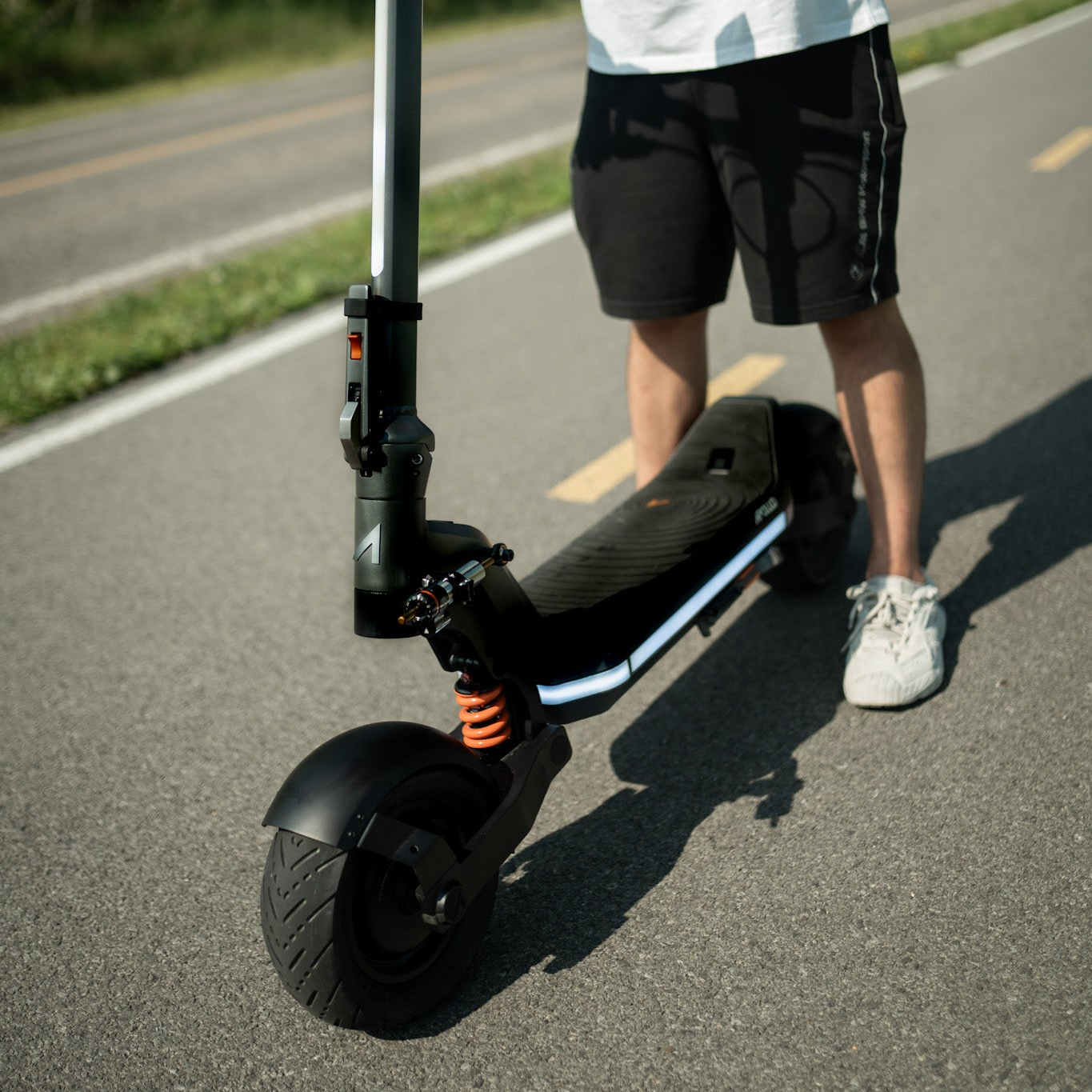 Apollo Phantom 2.0 Stellar (60V) Electric Scooter view 5
