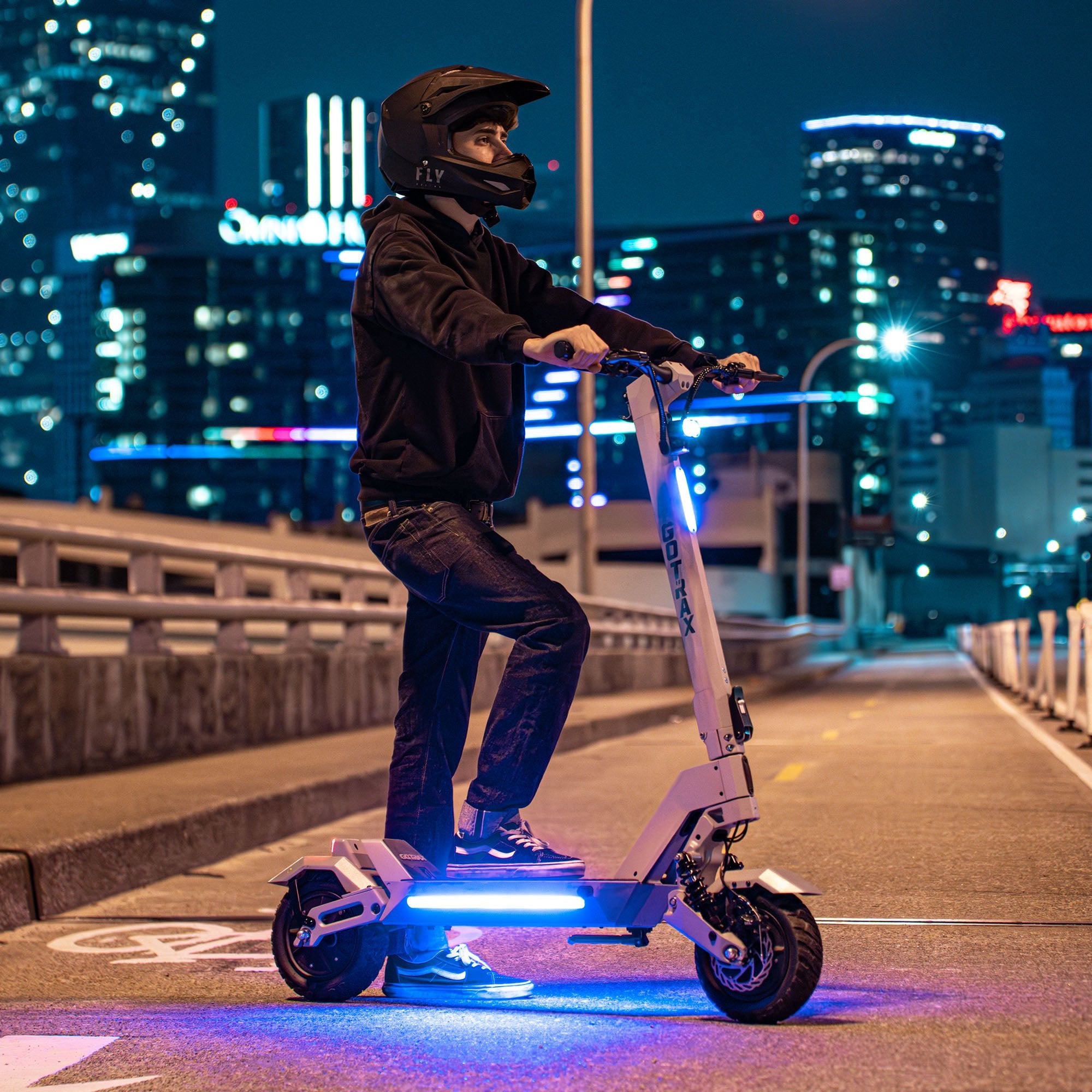 Gotrax GX2 Dual Motor Electric Scooter view 3